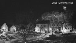 Náměstí, Hrad a Trůba