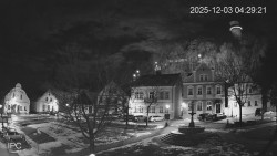 Náměstí, Hrad a Trůba