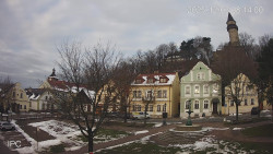 Náměstí, Hrad a Trůba