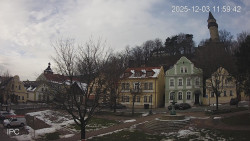 Náměstí, Hrad a Trůba