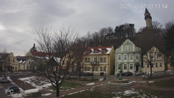 Náměstí, Hrad a Trůba