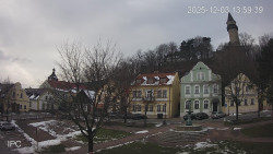 Náměstí, Hrad a Trůba