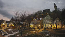 Náměstí, Hrad a Trůba