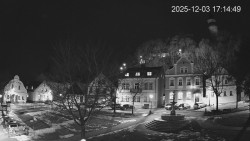 Náměstí, Hrad a Trůba