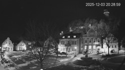 Náměstí, Hrad a Trůba