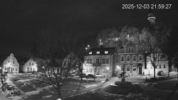 Náměstí, Hrad a Trůba