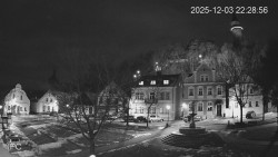 Náměstí, Hrad a Trůba