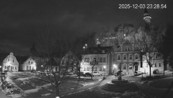 Náměstí, Hrad a Trůba