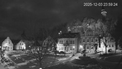 Náměstí, Hrad a Trůba