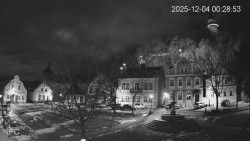 Náměstí, Hrad a Trůba