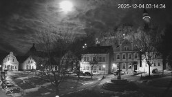 Náměstí, Hrad a Trůba