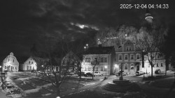 Náměstí, Hrad a Trůba