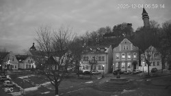 Náměstí, Hrad a Trůba