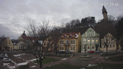 Náměstí, Hrad a Trůba