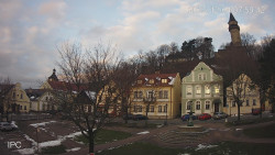 Náměstí, Hrad a Trůba