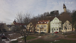 Náměstí, Hrad a Trůba