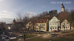 Náměstí, Hrad a Trůba