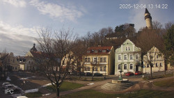 Náměstí, Hrad a Trůba