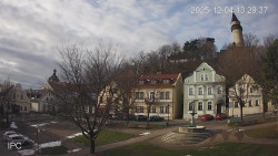 Náměstí, Hrad a Trůba