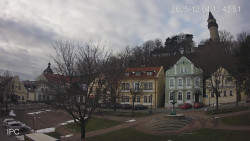 Náměstí, Hrad a Trůba