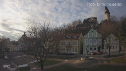 Náměstí, Hrad a Trůba