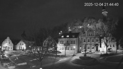 Náměstí, Hrad a Trůba