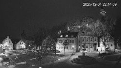 Náměstí, Hrad a Trůba