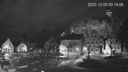 Náměstí, Hrad a Trůba