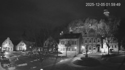 Náměstí, Hrad a Trůba