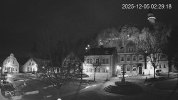 Náměstí, Hrad a Trůba