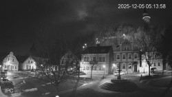 Náměstí, Hrad a Trůba