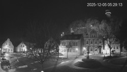 Náměstí, Hrad a Trůba