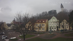 Náměstí, Hrad a Trůba