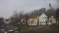 Náměstí, Hrad a Trůba