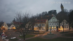 Náměstí, Hrad a Trůba