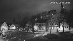 Náměstí, Hrad a Trůba