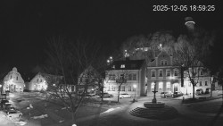 Náměstí, Hrad a Trůba