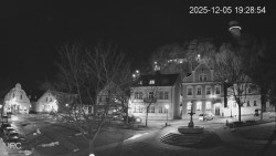 Náměstí, Hrad a Trůba