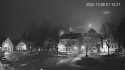 Náměstí, Hrad a Trůba