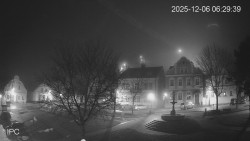 Náměstí, Hrad a Trůba