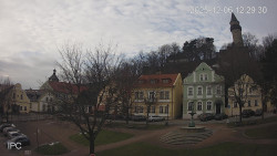 Náměstí, Hrad a Trůba