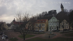 Náměstí, Hrad a Trůba