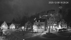 Náměstí, Hrad a Trůba