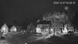 Náměstí, Hrad a Trůba