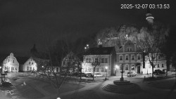 Náměstí, Hrad a Trůba