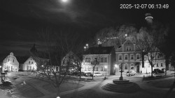 Náměstí, Hrad a Trůba