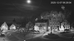 Náměstí, Hrad a Trůba