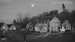 Náměstí, Hrad a Trůba