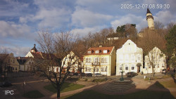 Náměstí, Hrad a Trůba