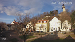 Náměstí, Hrad a Trůba